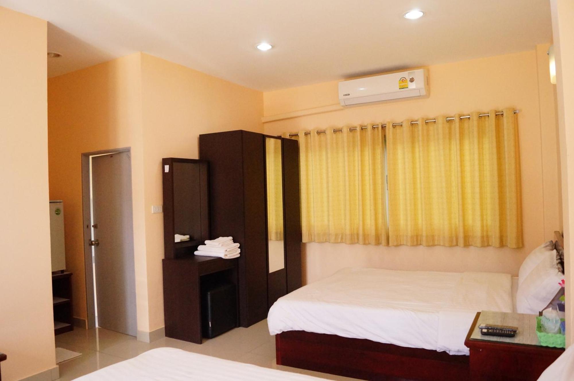 Jirasin Hotel & Apartment Ranong Phòng bức ảnh