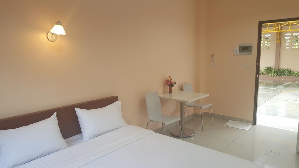 Jirasin Hotel & Apartment Ranong Ngoại thất bức ảnh