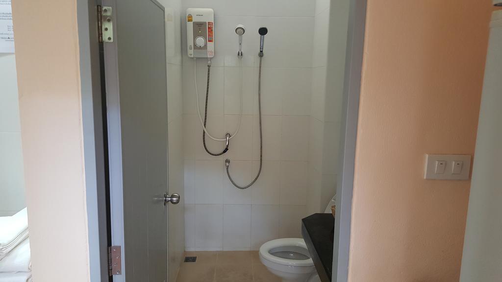 Jirasin Hotel & Apartment Ranong Ngoại thất bức ảnh